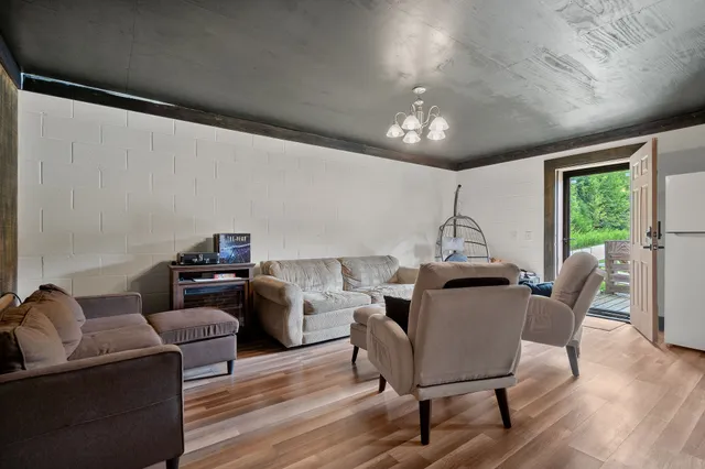 $434,000 | 49 Duck Hollow Road, Elmwood, TN 38560