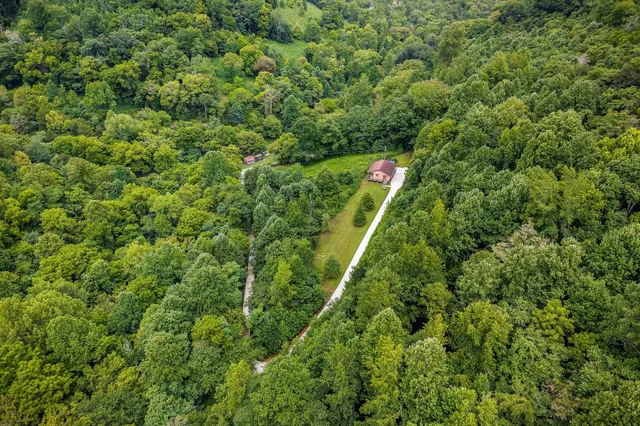 $434,000 | 49 Duck Hollow Road, Elmwood, TN 38560