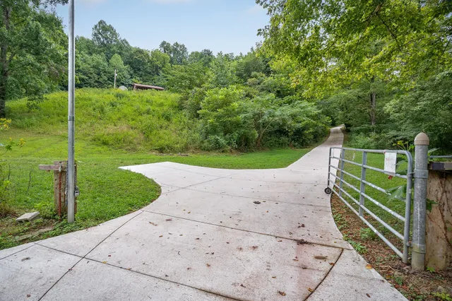 $434,000 | 49 Duck Hollow Road, Elmwood, TN 38560