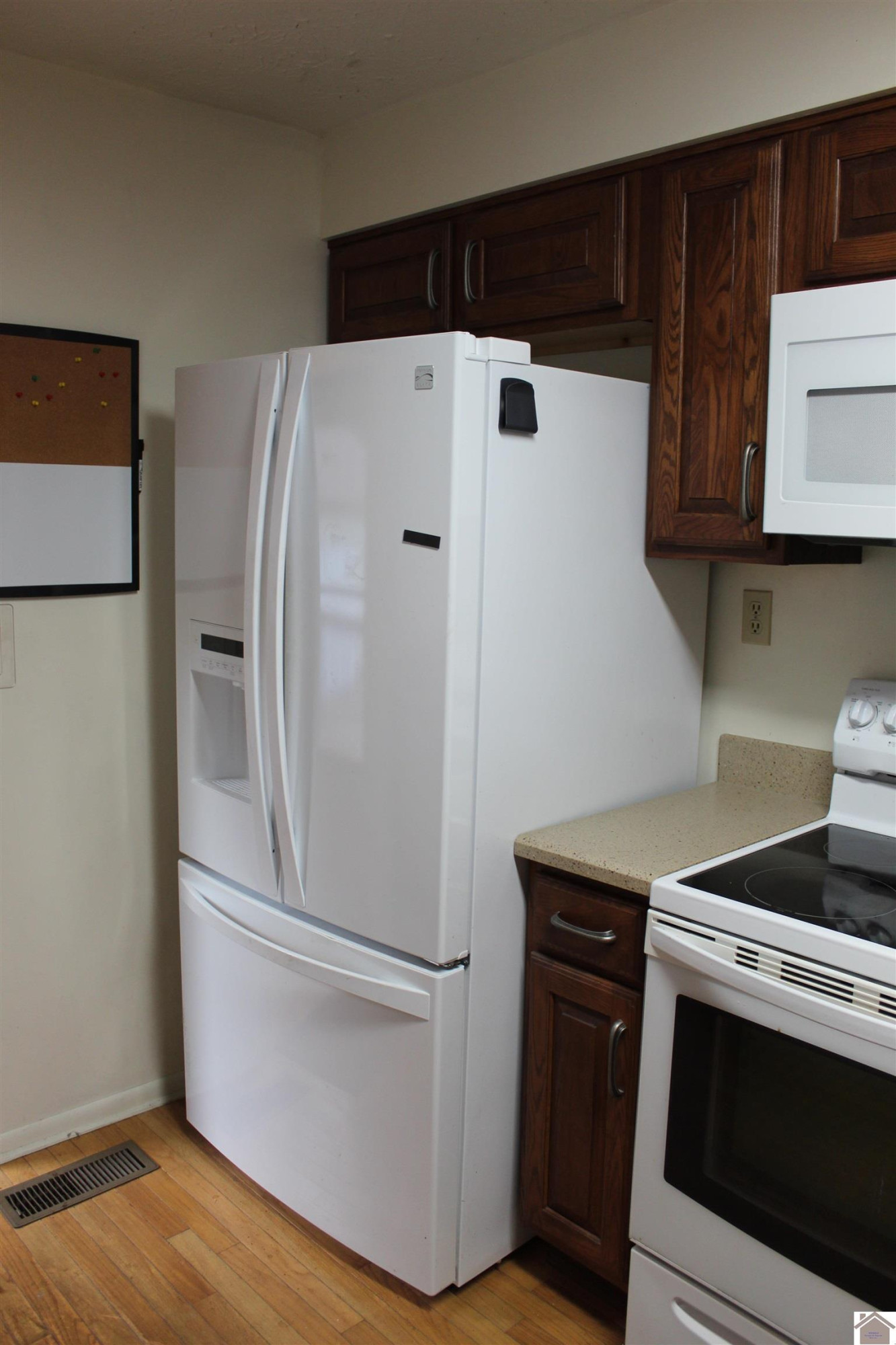 2915 Mayfield Road Paducah, KY 42003 - Photo 19 of 39 Kitchen