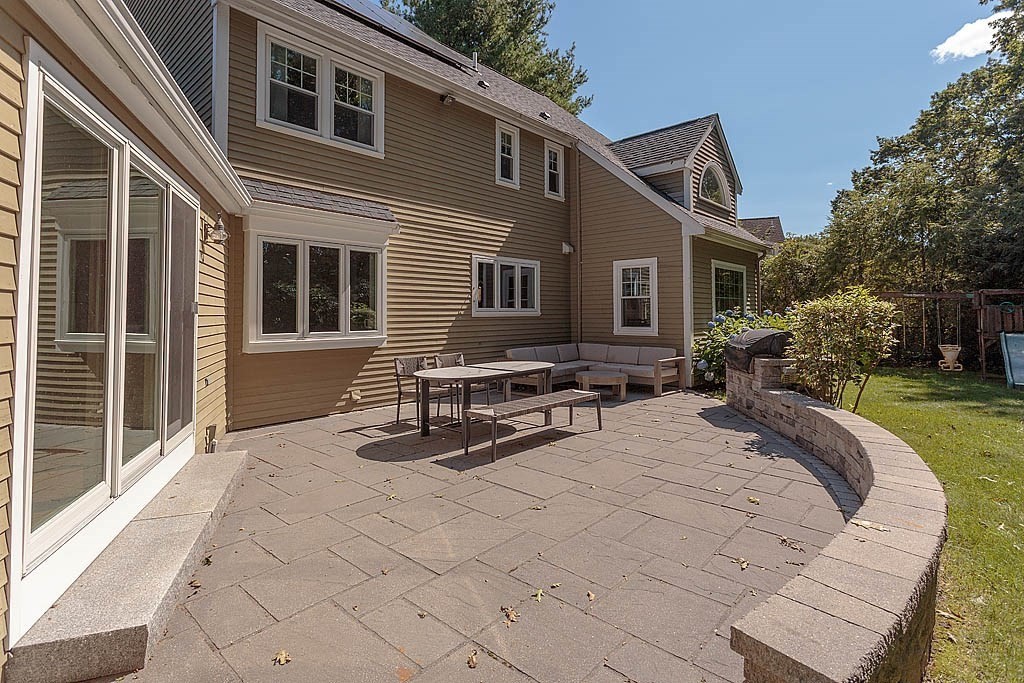 139 Gerald Road Milton, MA 02186 - Photo 7 of 41 Gallery Image 7