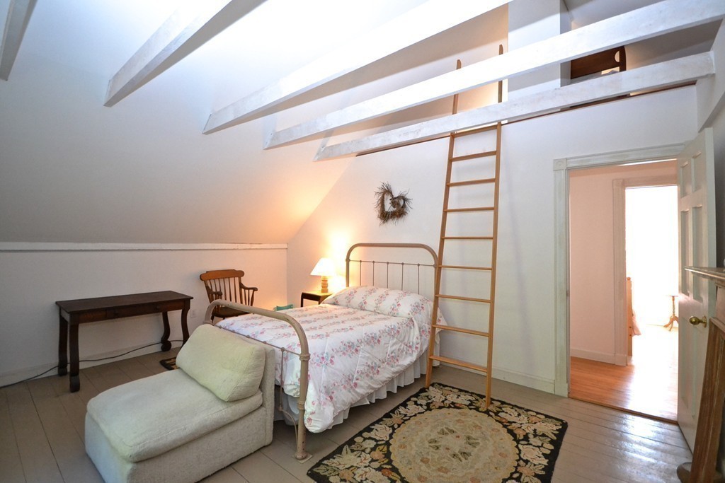 218 Great Neck Road Wareham, MA 02571 - Photo 9 of 26 Gallery Image 9