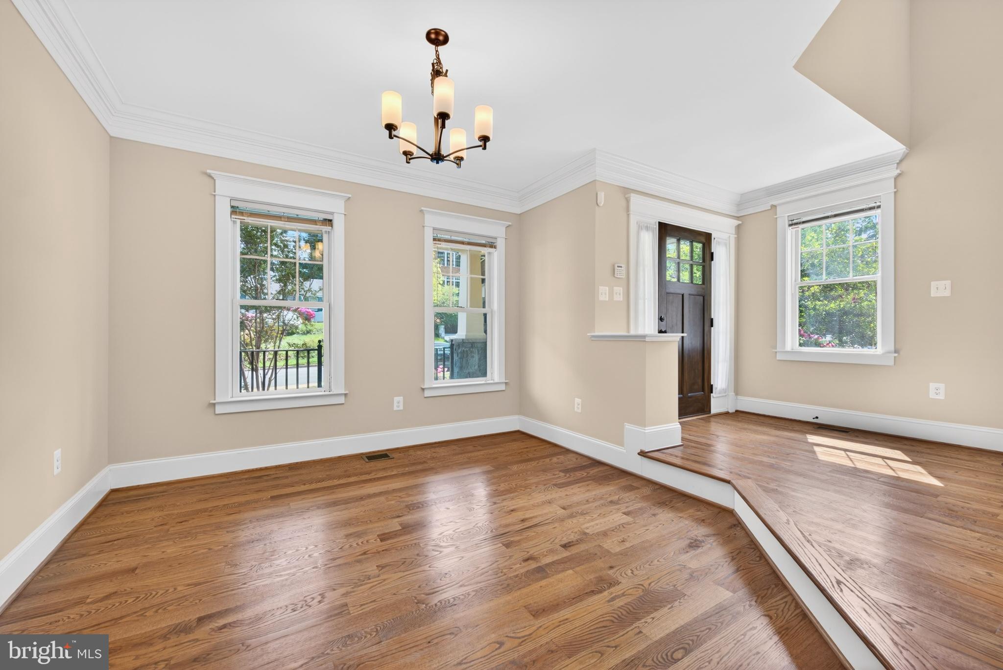 2134 Haycock Road Falls Church, VA 22043 - Photo 5 of 41 Gallery Image 5
