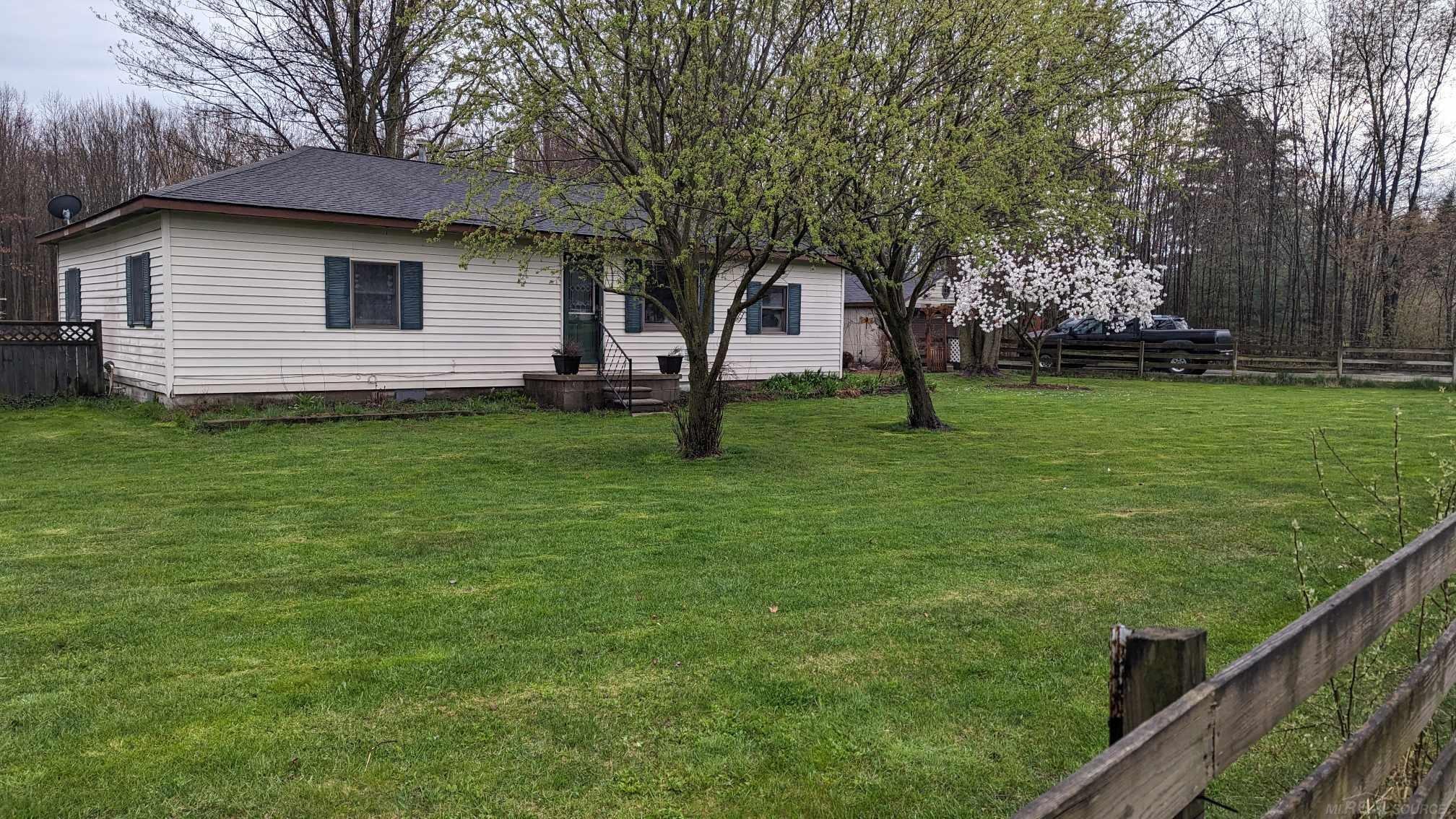 8371 Marquette Road Goodells, MI 48027 - Photo 4 of 29 50125435-14523e2b-5e14-4e6f-b5d2-2d7dcf562dc7.JPG