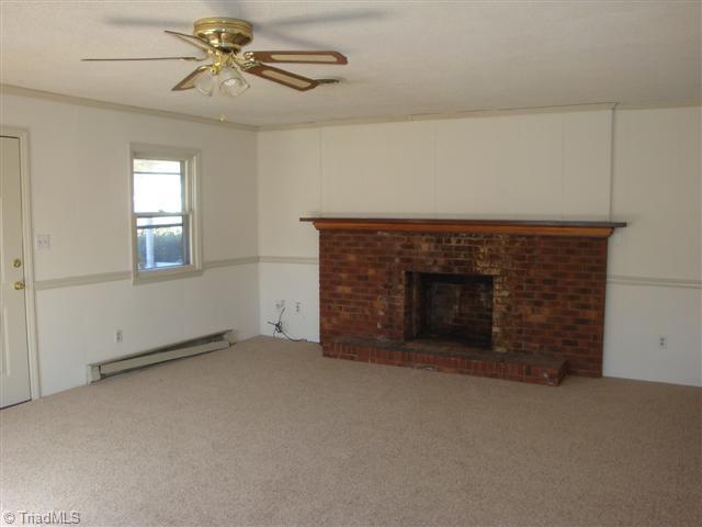 9388 Archdale Road Trinity, NC 27370 - Photo 3 of 8 Living Room.