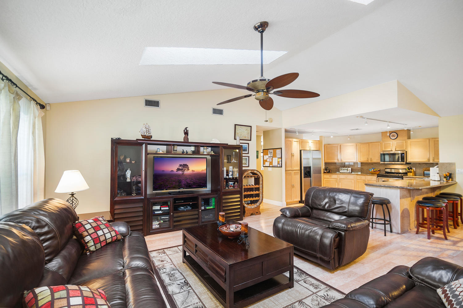 1 Lethington Road Palm Beach Gardens, FL 33418 - Photo 12 of 26 1 Lethington Rd-large-020-036-Living Roo