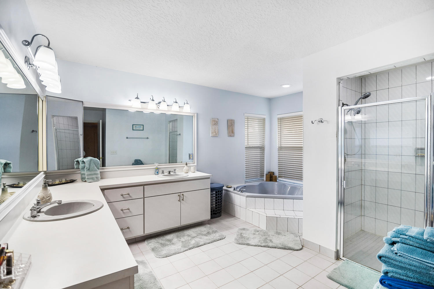 1 Lethington Road Palm Beach Gardens, FL 33418 - Photo 18 of 26 1 Lethington Rd-large-009-012-Bathroom-1