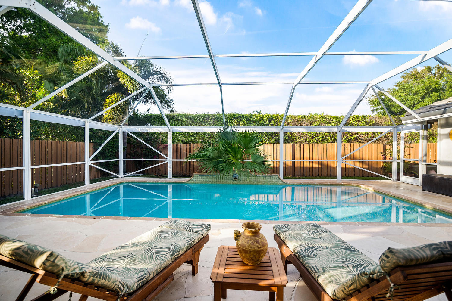 1 Lethington Road Palm Beach Gardens, FL 33418 - Photo 23 of 26 1 Lethington Rd-large-029-035-Pool-1500x