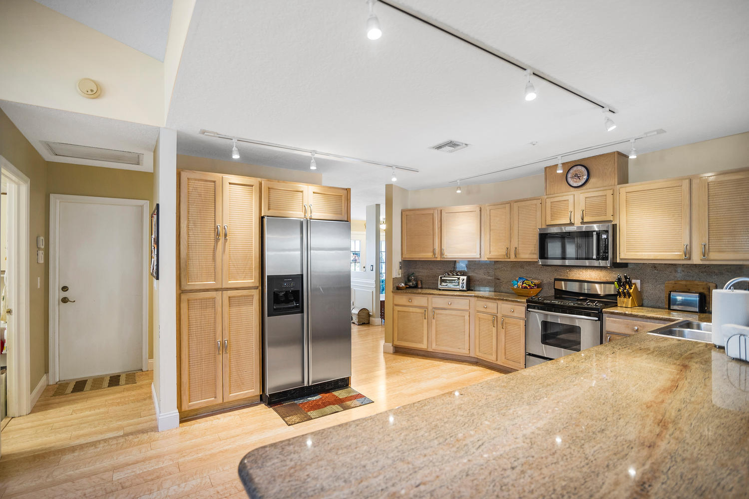 1 Lethington Road Palm Beach Gardens, FL 33418 - Photo 10 of 26 1 Lethington Rd-large-017-024-Kitchen-15
