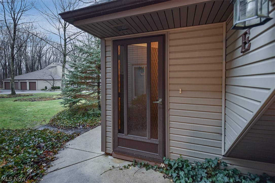 16575 Wren Road, Unit 3E Chagrin Falls, OH 44023 - Photo 3 of 28 Gallery Image 3