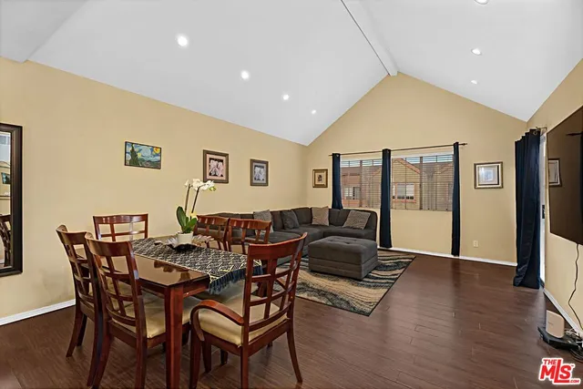 $449,000 | 2507 East 15th Street, Unit 305, Long Beach, CA 90804