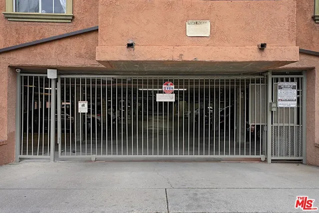 $449,000 | 2507 East 15th Street, Unit 305, Long Beach, CA 90804