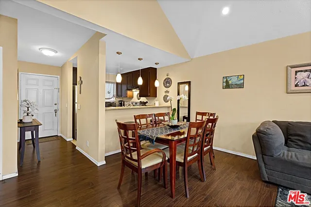 $449,000 | 2507 East 15th Street, Unit 305, Long Beach, CA 90804