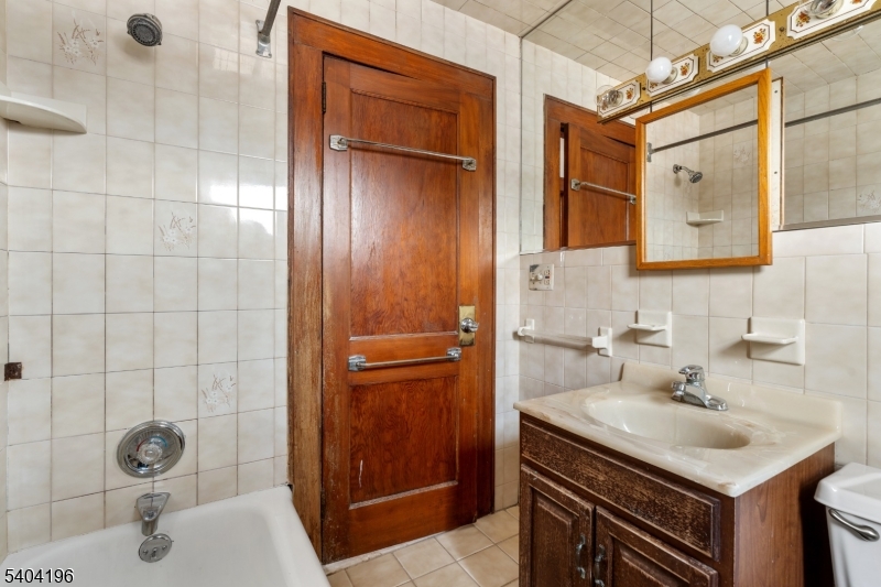 84 2nd Avenue Raritan, NJ 08869 - Photo 17 of 34