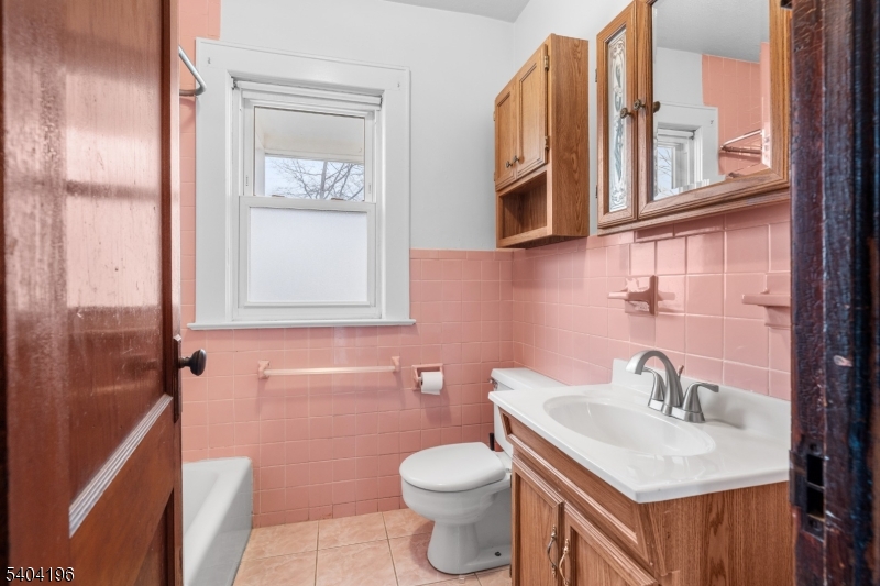 84 2nd Avenue Raritan, NJ 08869 - Photo 10 of 34