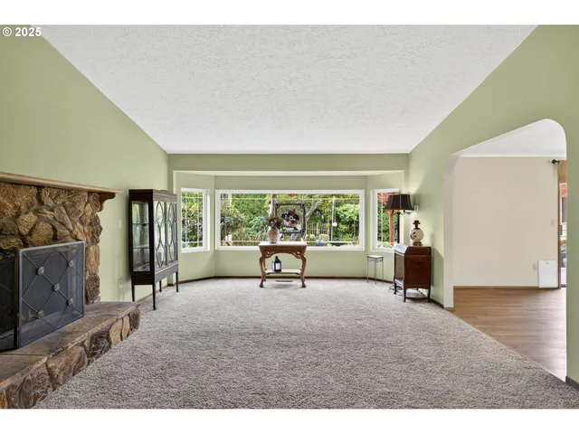 $625,000 | 187 Northeast 14th Avenue, Canby, OR 97013