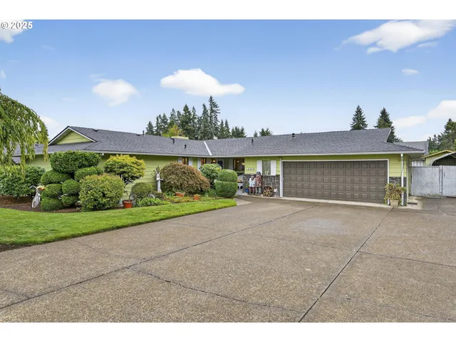 $625,000 | 187 Northeast 14th Avenue, Canby, OR 97013