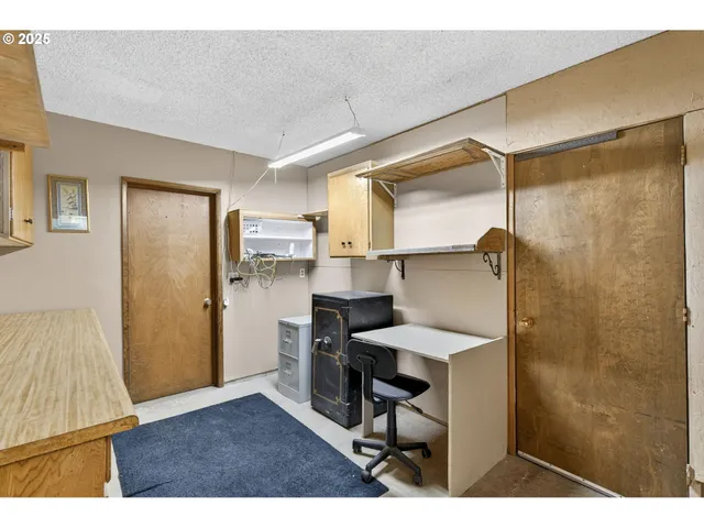 $625,000 | 187 Northeast 14th Avenue, Canby, OR 97013