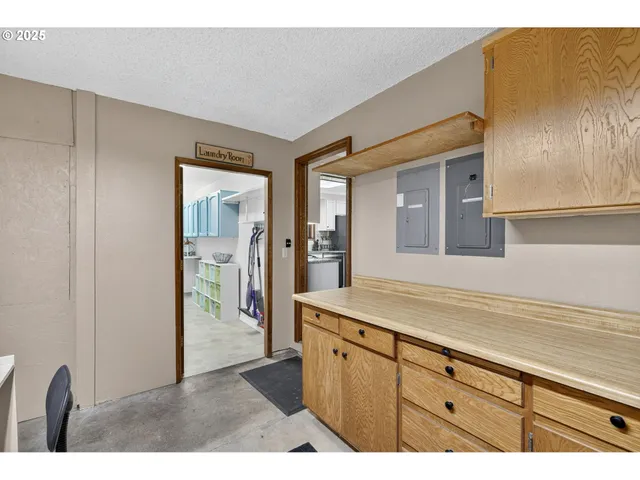 $625,000 | 187 Northeast 14th Avenue, Canby, OR 97013