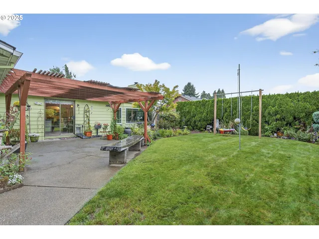 $625,000 | 187 Northeast 14th Avenue, Canby, OR 97013