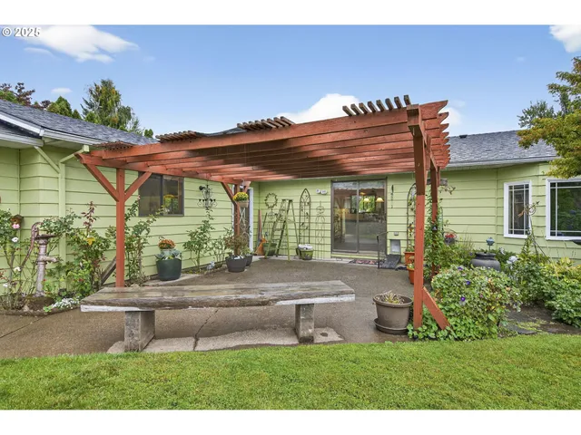 $625,000 | 187 Northeast 14th Avenue, Canby, OR 97013