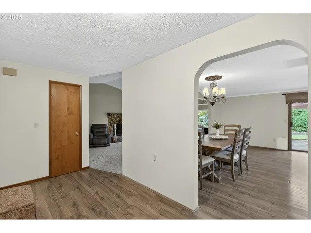 $625,000 | 187 Northeast 14th Avenue, Canby, OR 97013