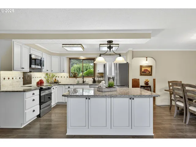 $625,000 | 187 Northeast 14th Avenue, Canby, OR 97013