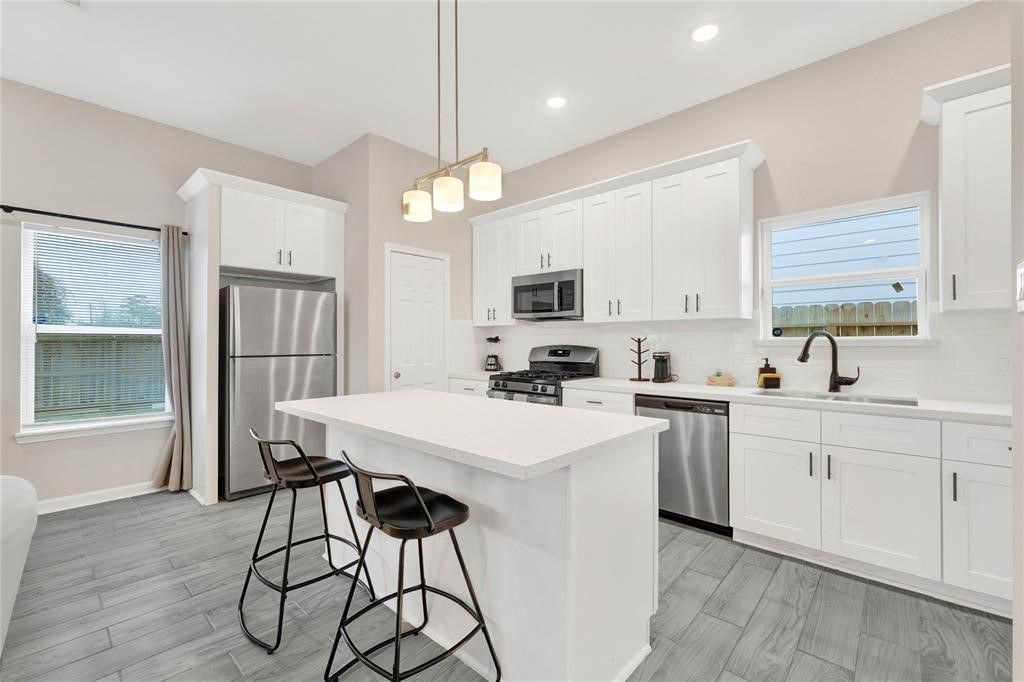 6320 Laura Koppe Road Houston, TX 77016 - Photo 9 of 17