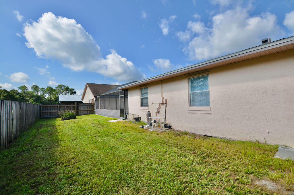2789 Devine Road Fort Pierce, FL 34981 - Photo 121 of 133 dog run area