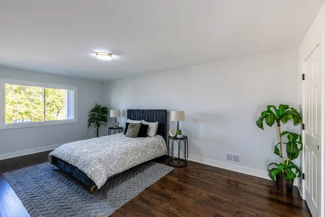 $649,900 | 380 Ventura Club Drive, Roselle, IL 60172