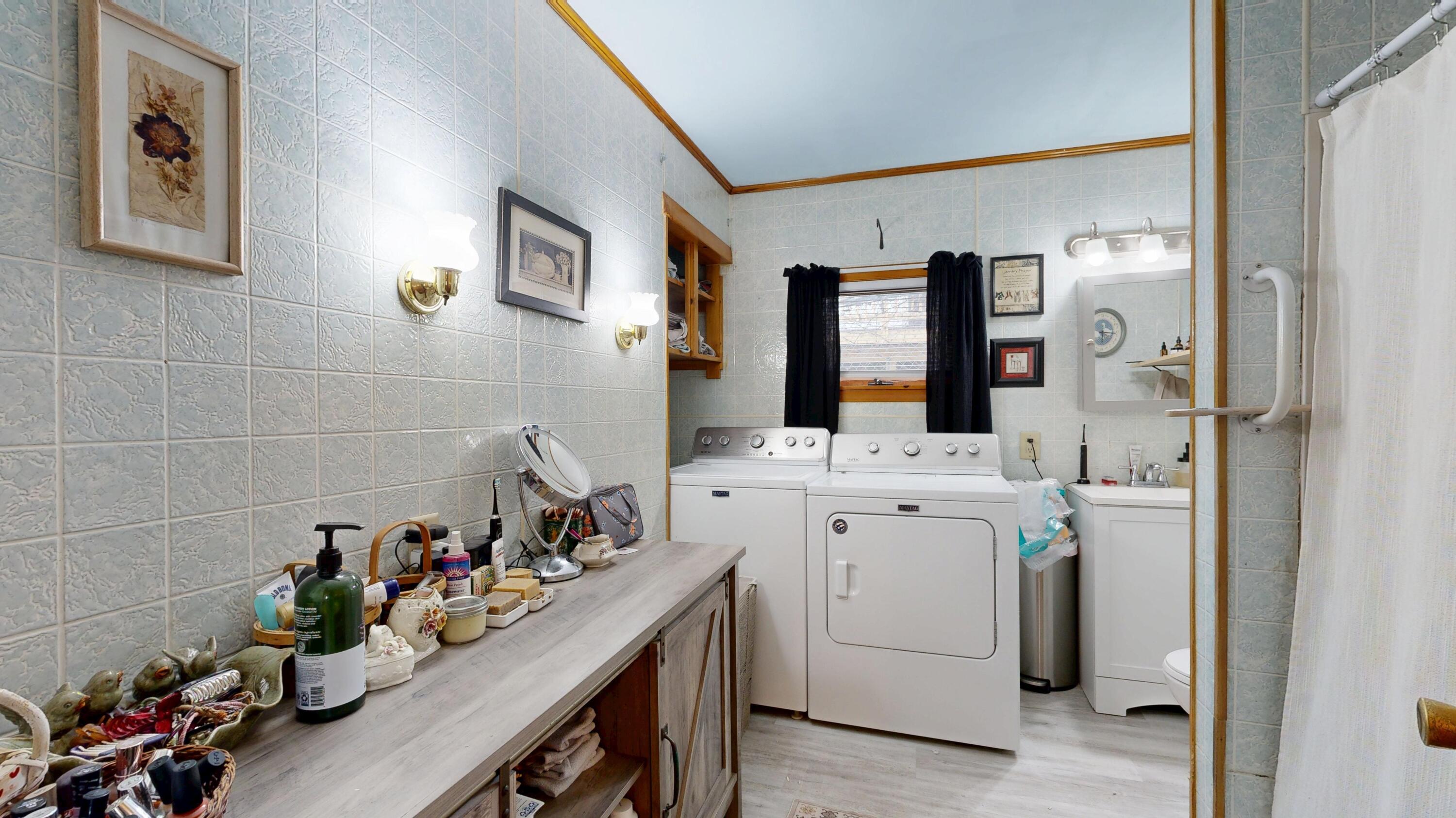 41 Monroe Street Augusta, ME 04330 - Photo 12 of 33 41-Monroe-Street-10302025_104018