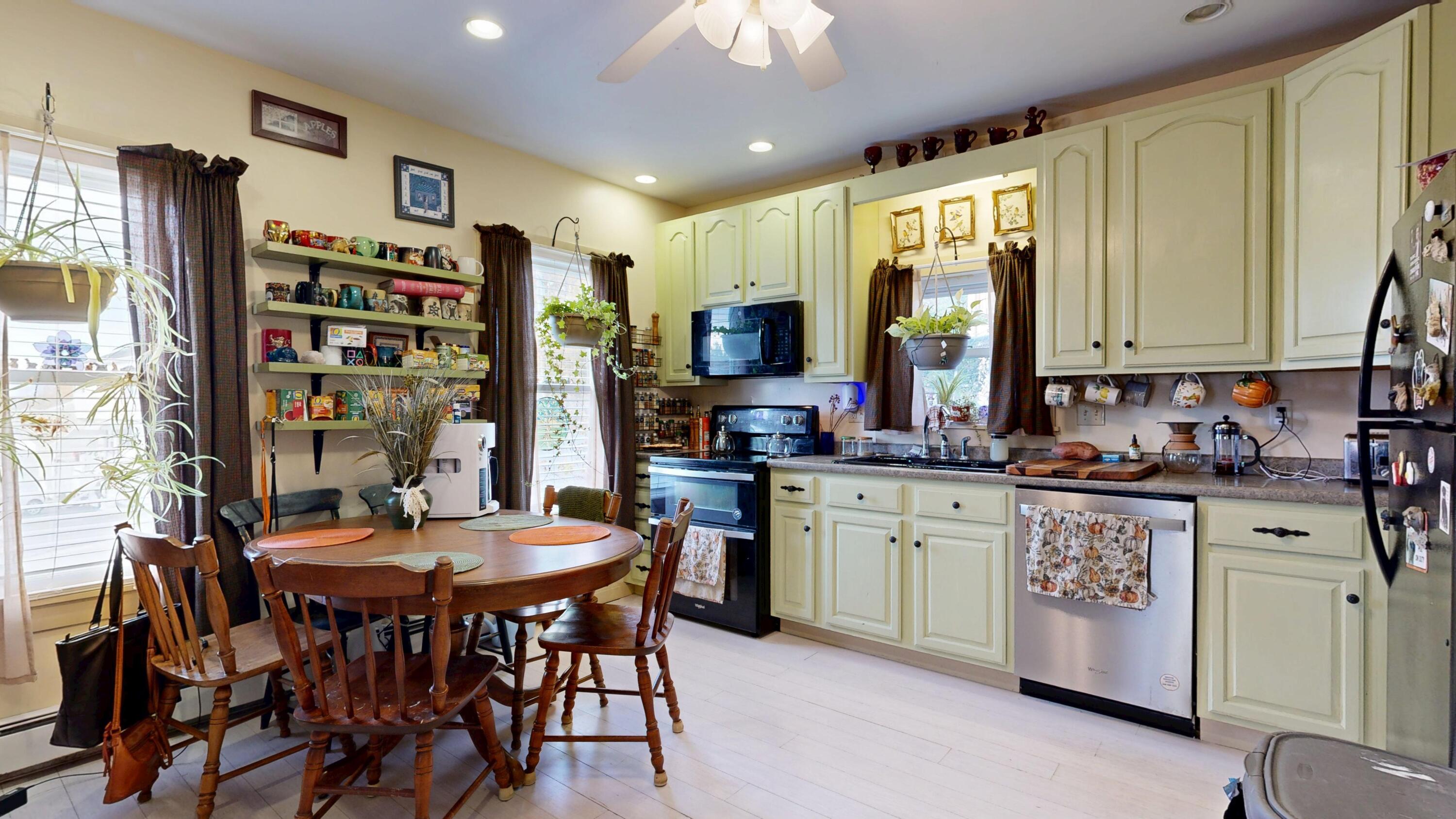 41 Monroe Street Augusta, ME 04330 - Photo 8 of 33 41-Monroe-Street-10302025_103721