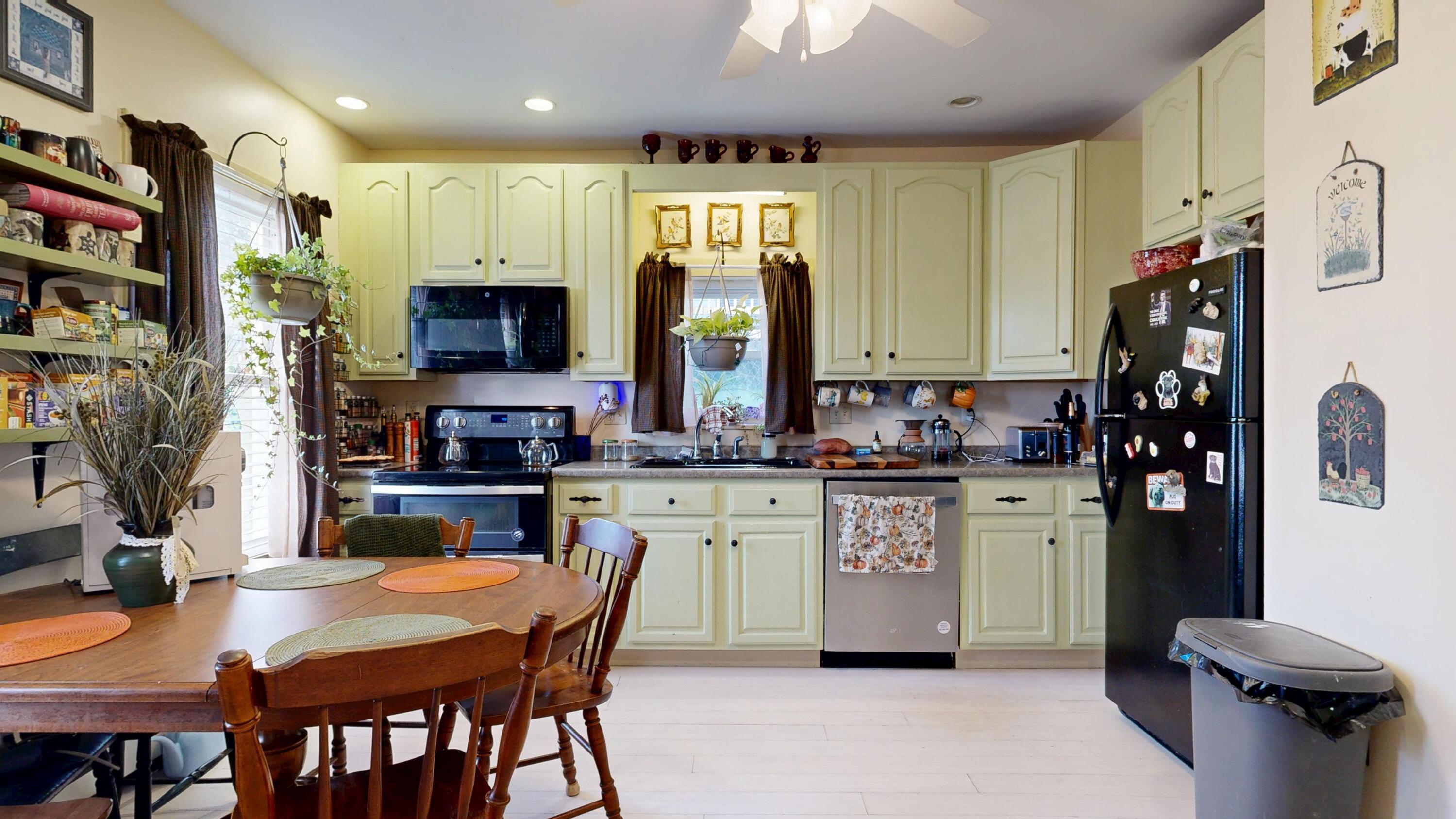 41 Monroe Street Augusta, ME 04330 - Photo 9 of 33 41-Monroe-Street-10302025_103636