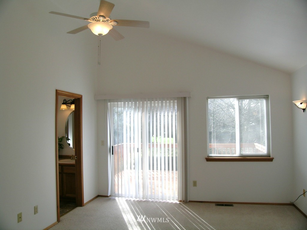 7336 East Collins Road Port Orchard, WA 98366 - Photo 13 of 17 Gallery Image 13