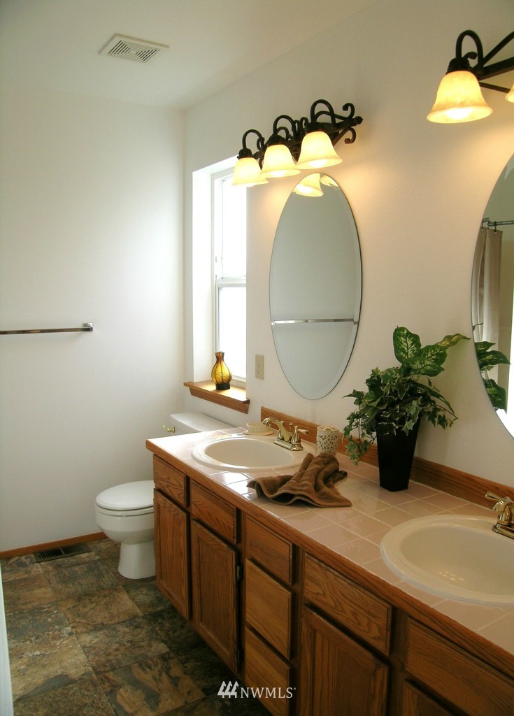 7336 East Collins Road Port Orchard, WA 98366 - Photo 14 of 17 Gallery Image 14