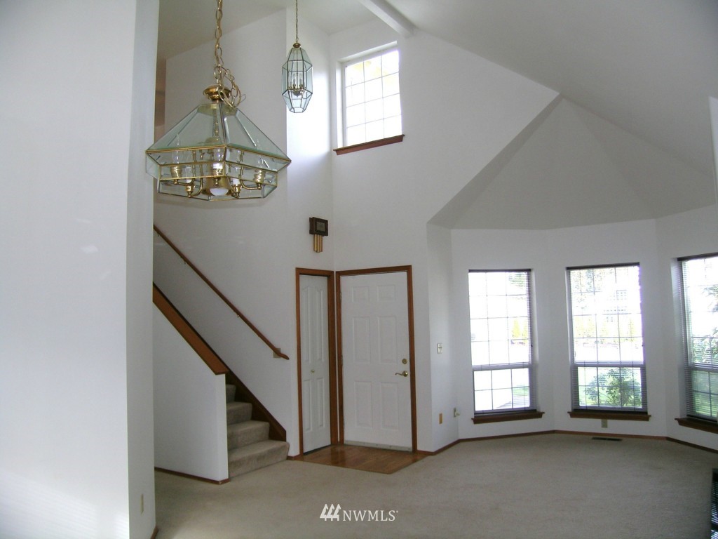 7336 East Collins Road Port Orchard, WA 98366 - Photo 3 of 17 Gallery Image 3