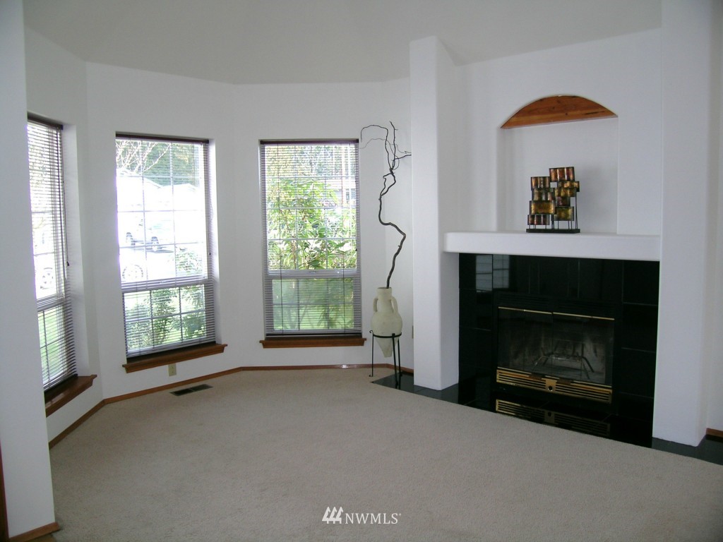 7336 East Collins Road Port Orchard, WA 98366 - Photo 4 of 17 Gallery Image 4