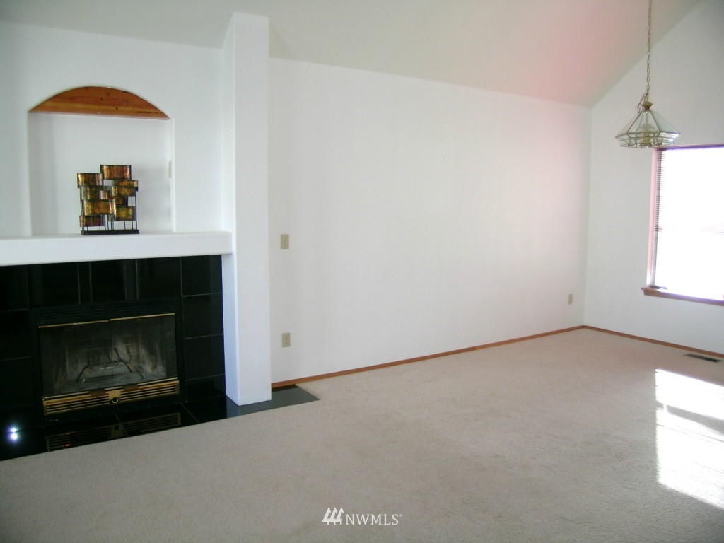 7336 East Collins Road Port Orchard, WA 98366 - Photo 5 of 17 Gallery Image 5