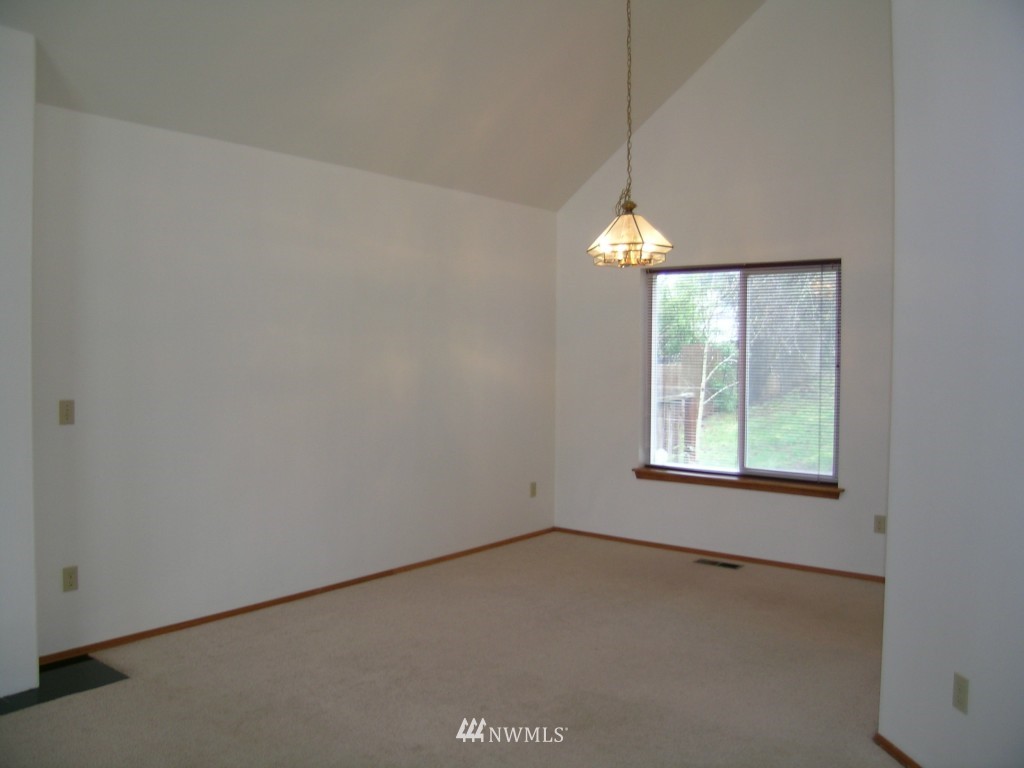 7336 East Collins Road Port Orchard, WA 98366 - Photo 6 of 17 Gallery Image 6