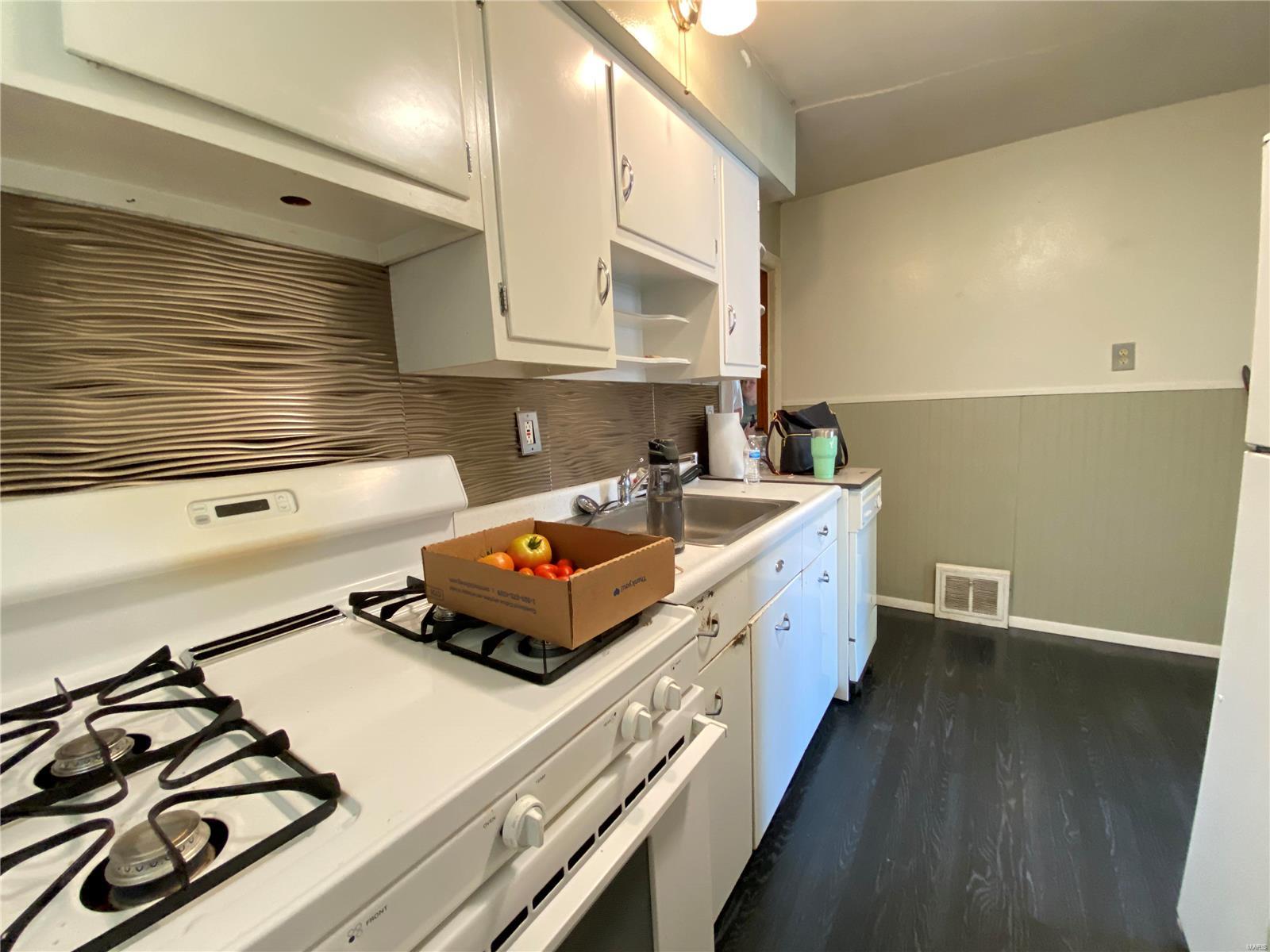 7828 Morgan Ford Road St. Louis, MO 63123 - Photo 11 of 29 Gallery Image 11