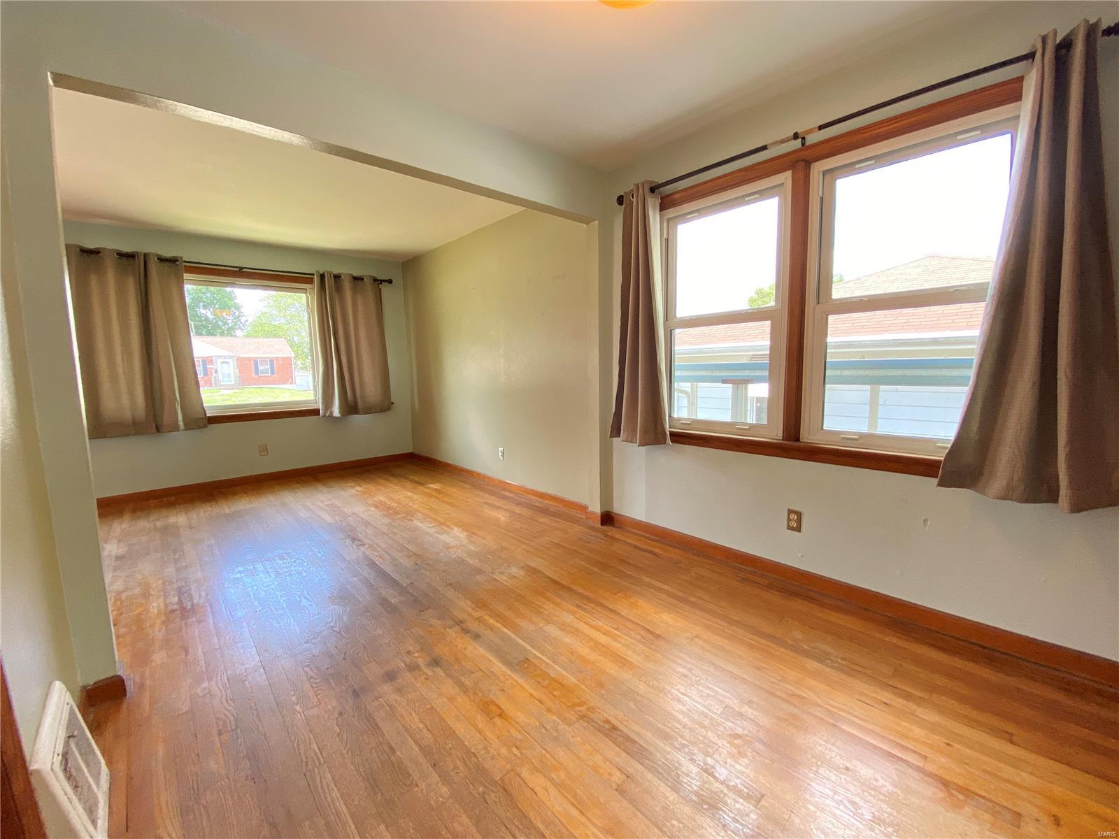 7828 Morgan Ford Road St. Louis, MO 63123 - Photo 8 of 29 Gallery Image 8