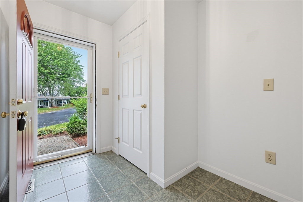 201 Treasure Island Road, Unit 201 Webster, MA 01570 - Photo 7 of 39
