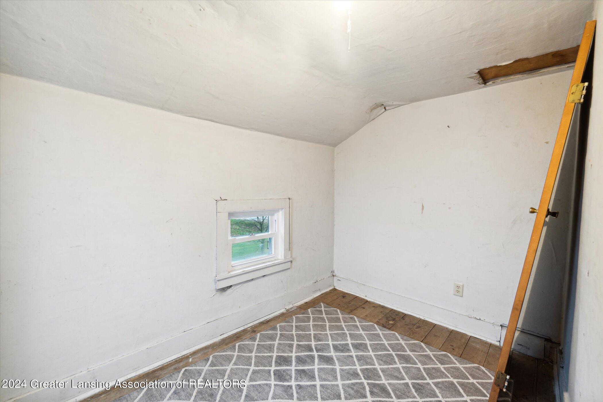 5857 South State Road Ithaca, MI 48847 - Photo 28 of 45 20-5857-State-Rd-Ithaca-MI-48847-WindowS