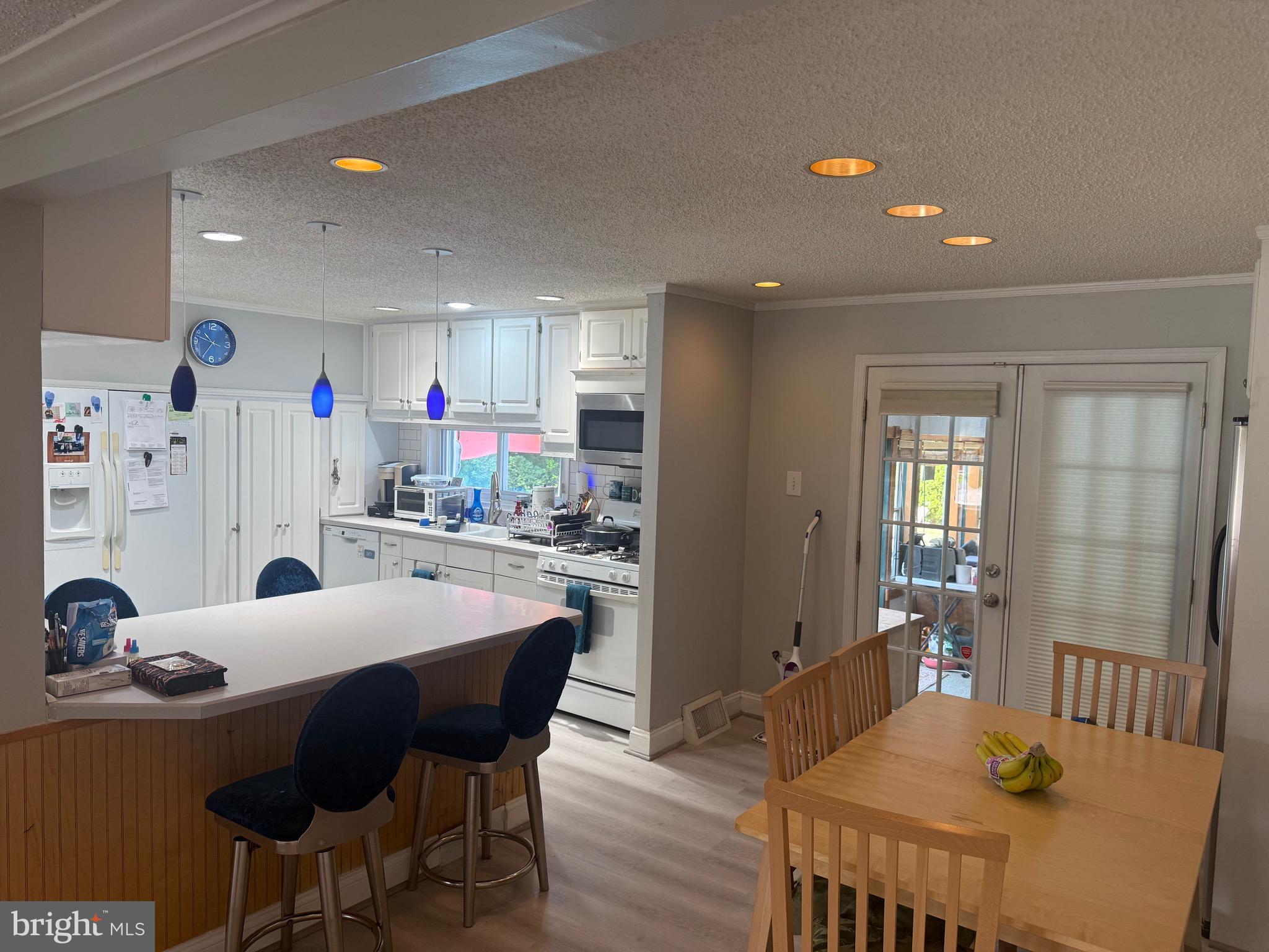 3860 Pine Road Huntingdon Valley, PA 19006 - Photo 7 of 36 Gallery Image 7