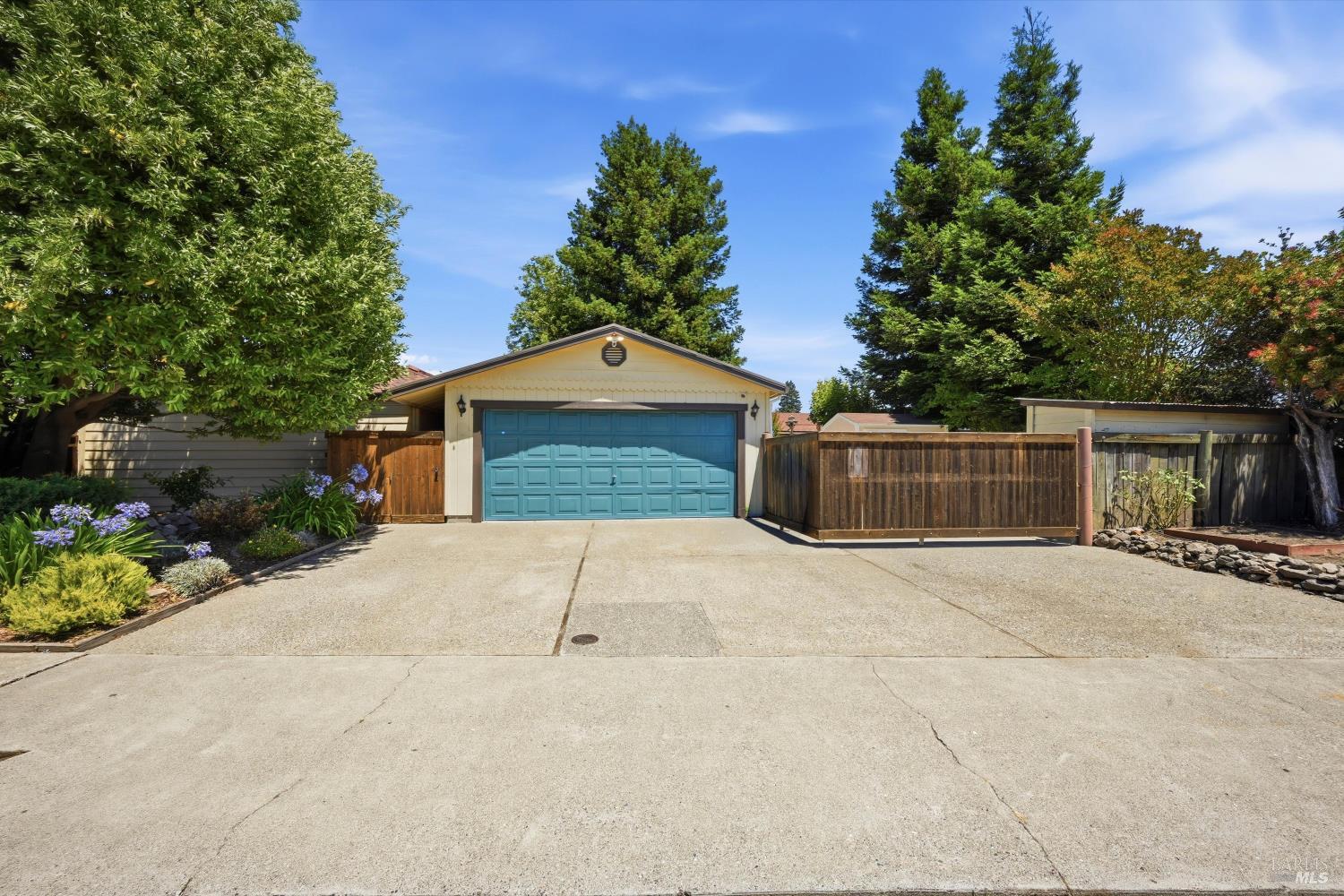 2006 Montgomery Drive Santa Rosa, CA 95405 - Photo 33 of 36