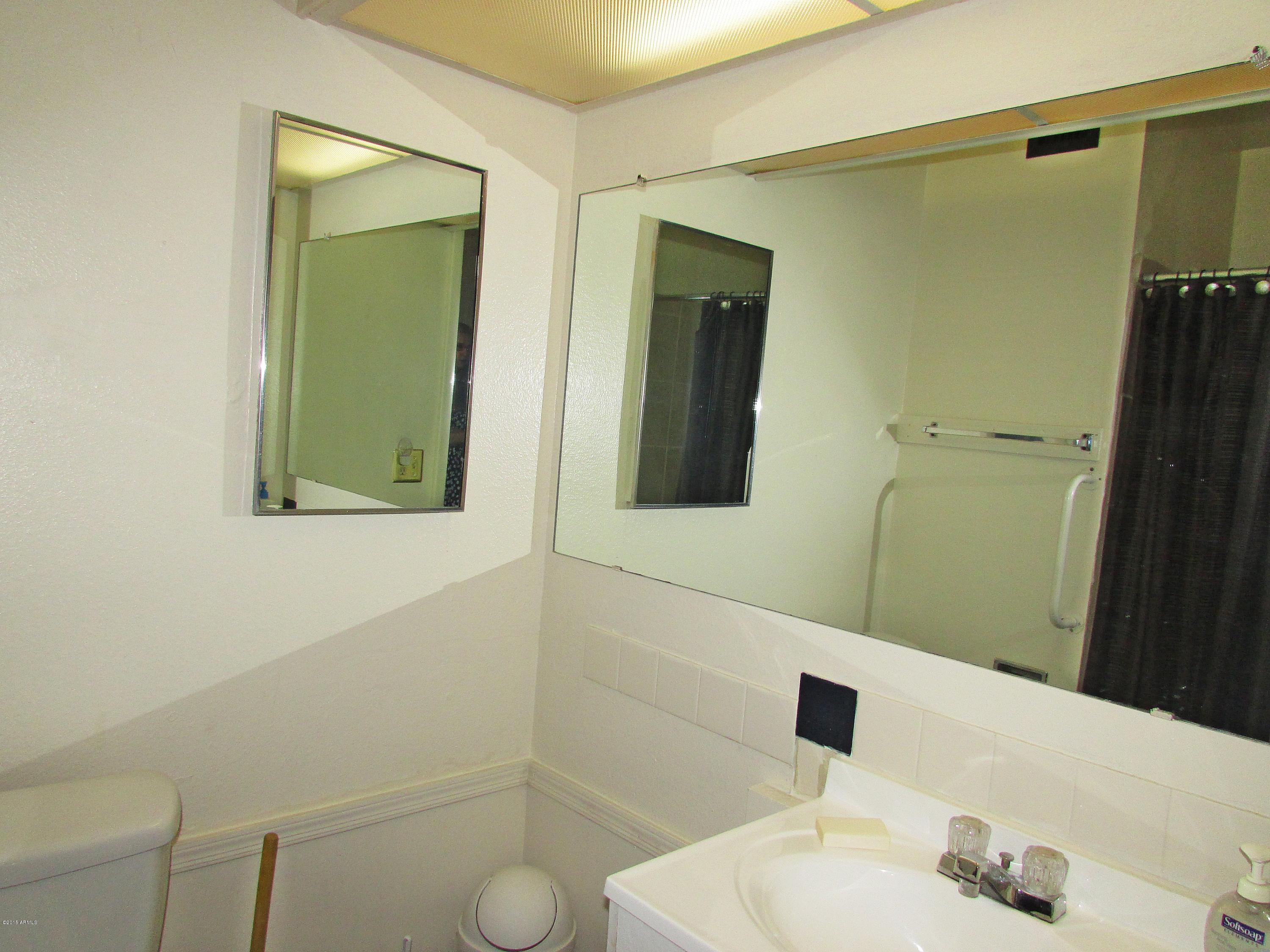 4336 East Vineyard Road Phoenix, AZ 85042 - Photo 13 of 36 AIMG_2676