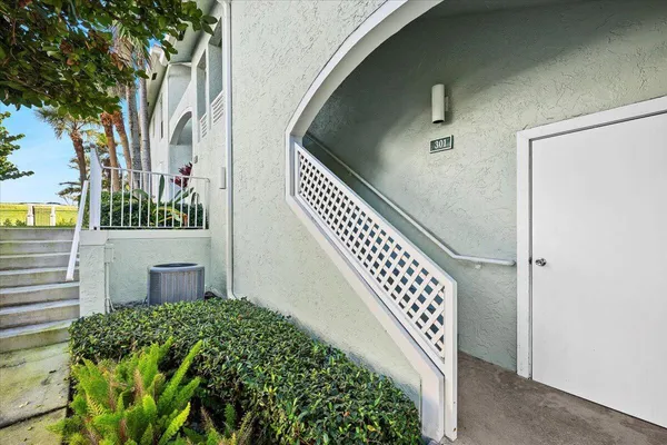 $2,500 | 301 Mainsail Circle, Jupiter, FL 33477