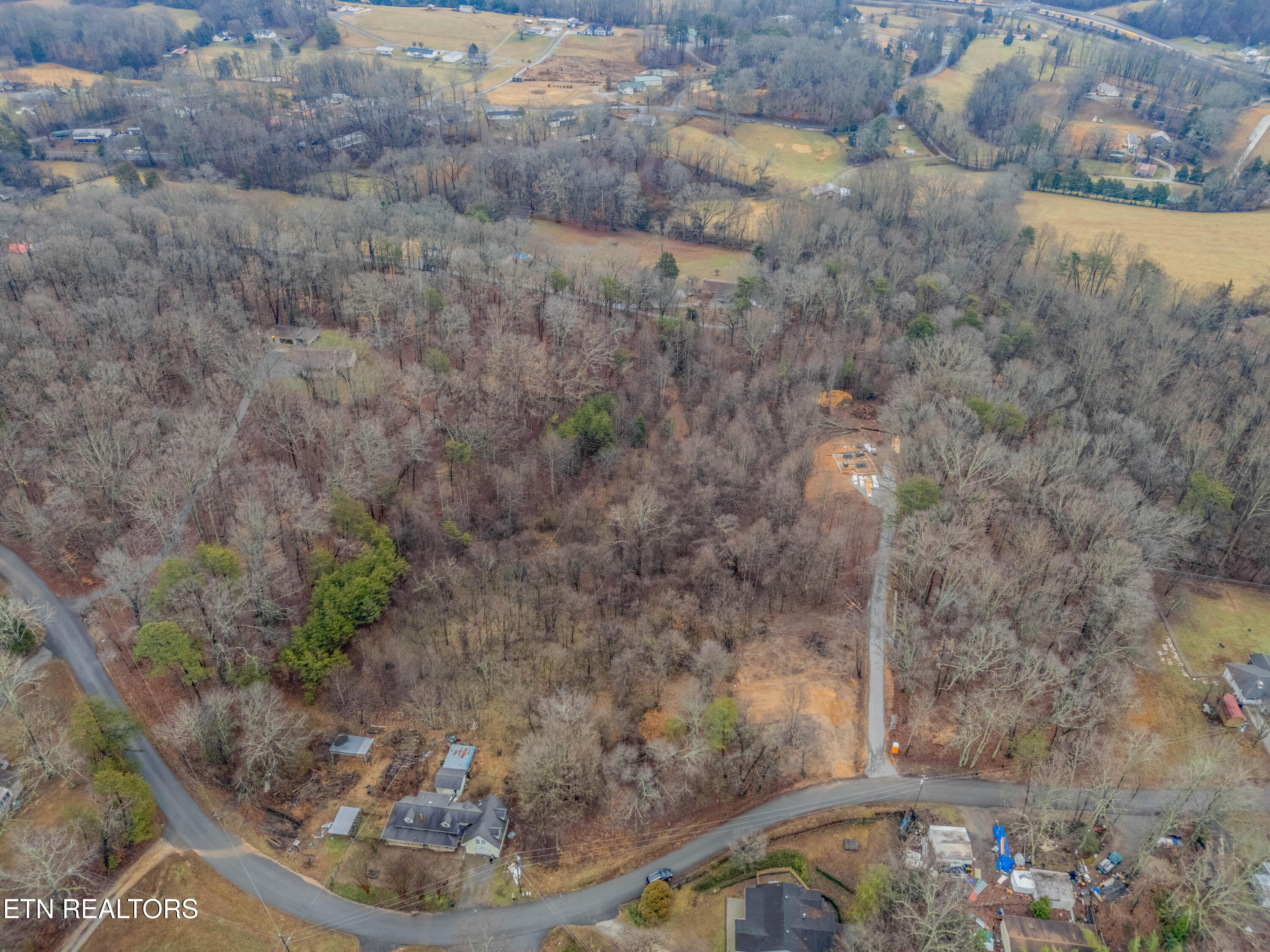 479 Black Oak Road Clinton, TN 37716 - Photo 8 of 17 DJI_20260204215728_0023_D-HDR