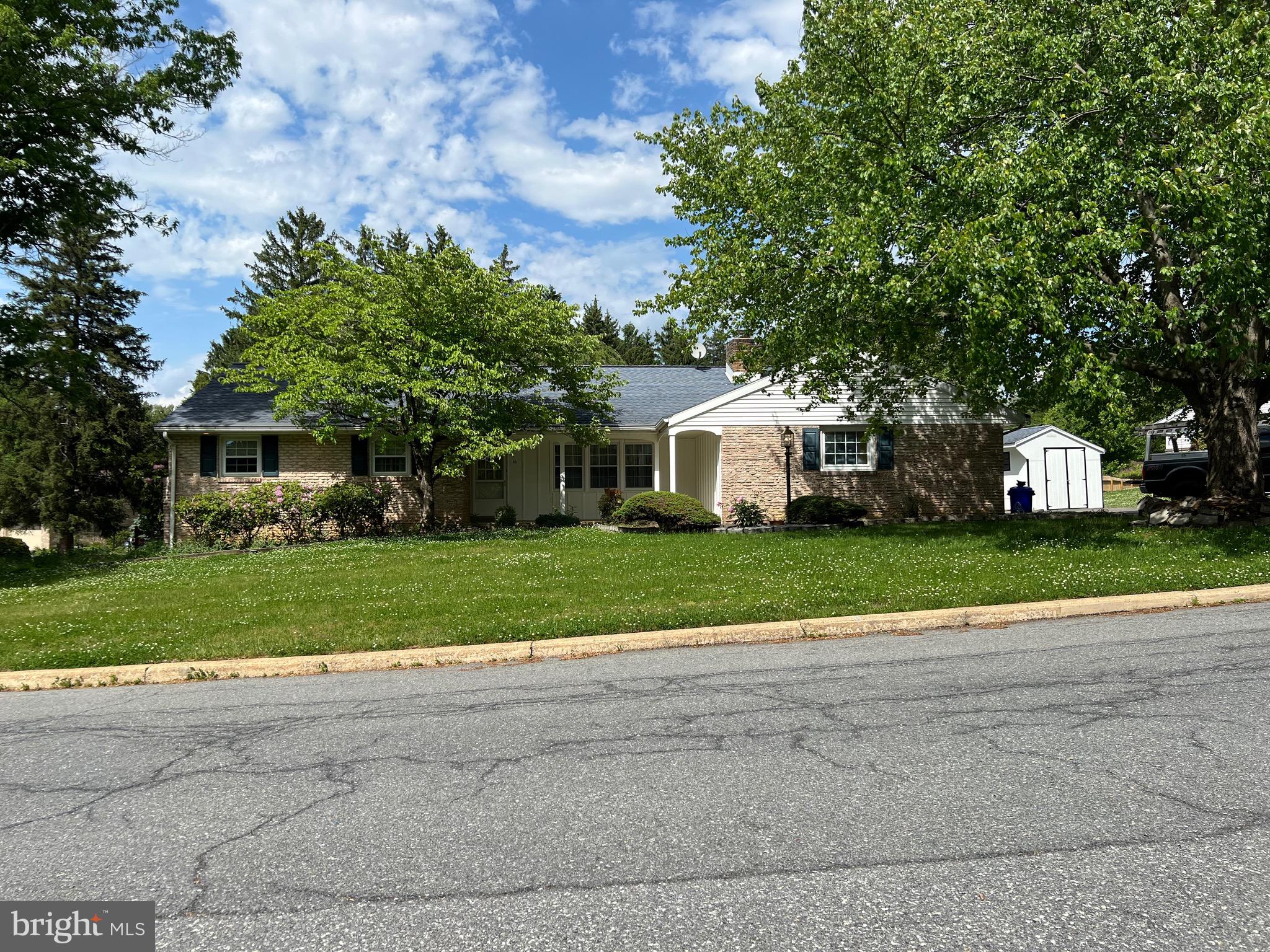 16 Wendy Road Reading, PA 19601 - Photo 2 of 74
