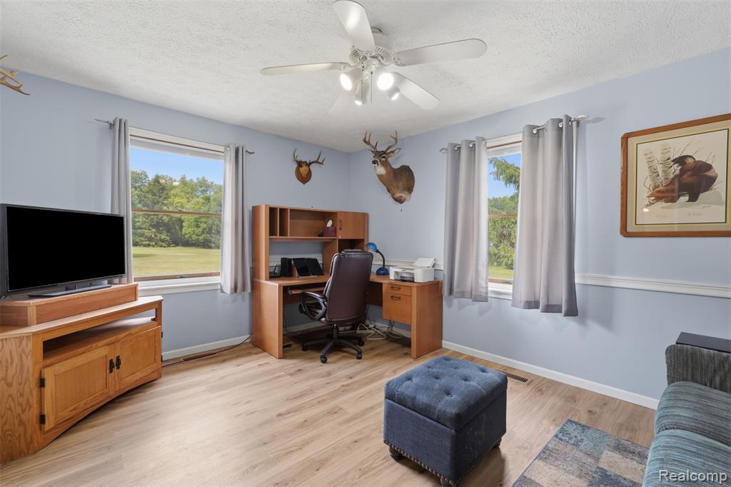 3843 Hooker Road Pinckney, MI 48169 - Photo 18 of 36